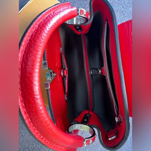 Louis Vuitton Taurillon Capucines BB Rubis - Picture 2 of 9